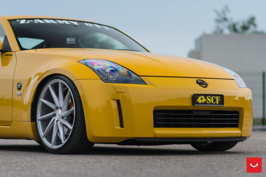 Детали экстерьера Nissan 350Z on Vossen Wheels (CVT) 2017 года  (фото 24 из 40)